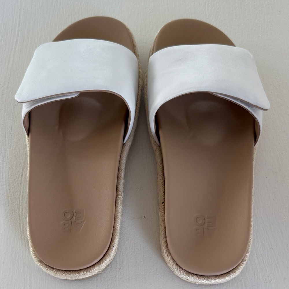 NWT ABEO ISLE SLIDE SANDAL SAMETATARSAL SIZE 6.5 WHITE TAN ADJUSTABLE ORTHOPEDIC